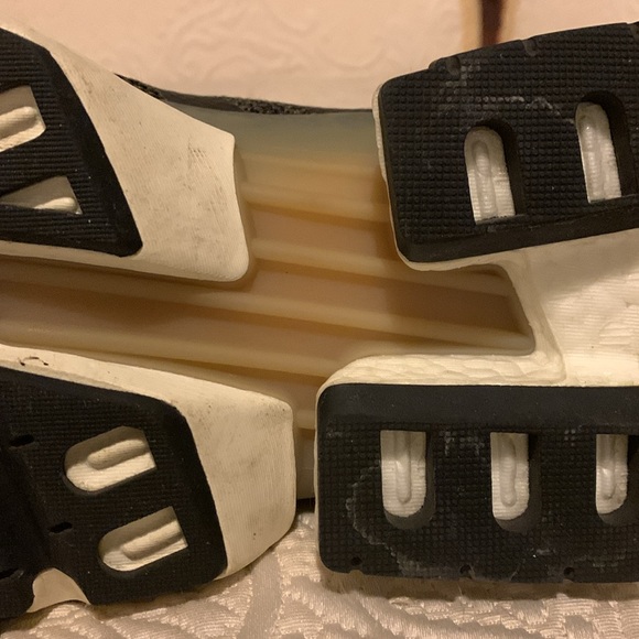 Adidas men’s sneakers 10.5 worn once. - Picture 7 of 7